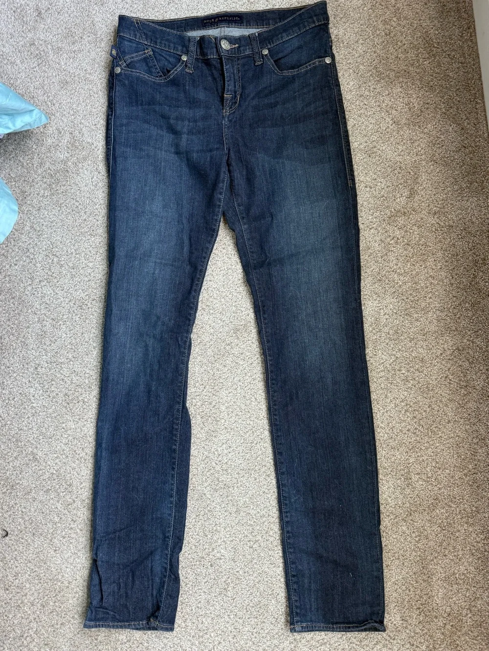 Rock & Republic Berlin Women's Studded Back-Pocket Straight Leg Jeans size 8 - Picture 3 of 4